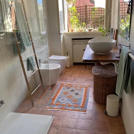 Camera Con Bagno Privato E Terrazzo A 10 Minuti Dalla Stazione Centrale - Oasis Bologna Centro *
