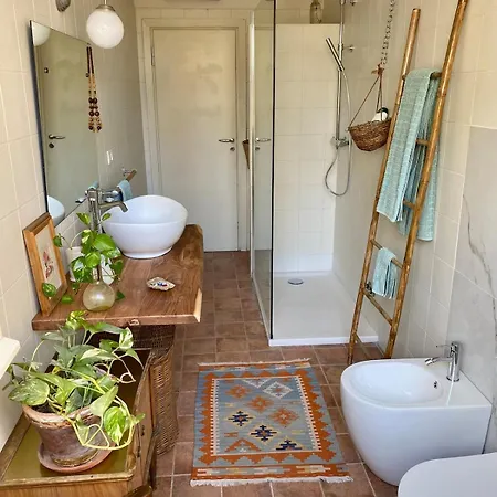 Habitación en casa particular Con Bagno Privato E Terrazzo A 10 Minuti Dalla Stazione - Oasis Centro *