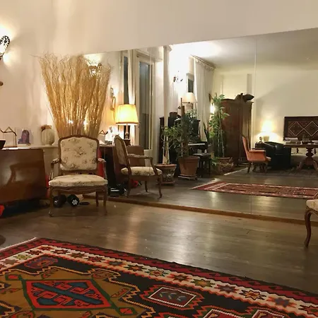 Habitación en casa particular Con Bagno Privato E Terrazzo A 10 Minuti Dalla Stazione - Oasis Centro