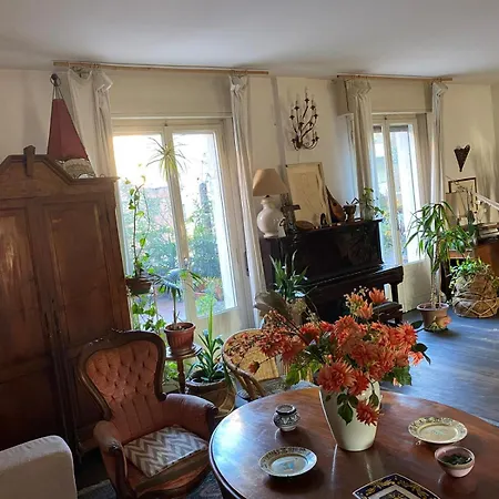 Quarto em Acomodações Particulares Oasis In *