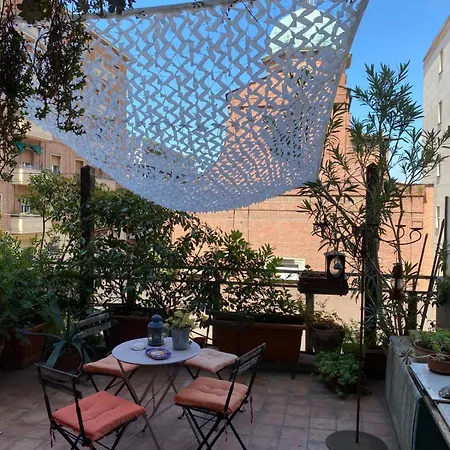 Habitación en casa particular Con Bagno Privato E Terrazzo A 10 Minuti Dalla Stazione - Oasis Centro