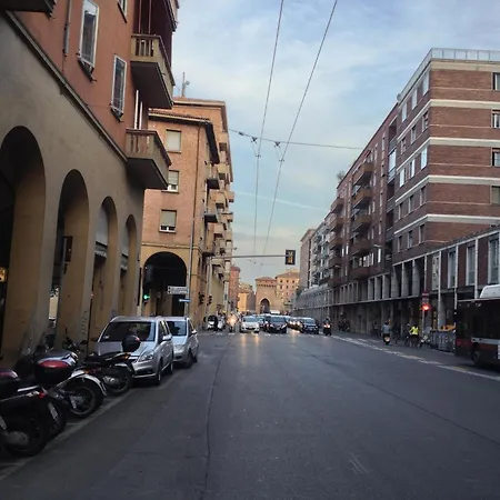 Camera Con Bagno Privato E Terrazzo A 10 Minuti Dalla Stazione Centrale - Oasis Bologna Centro *